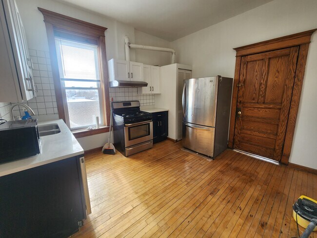 Foto del edificio - 2404 W Superior St