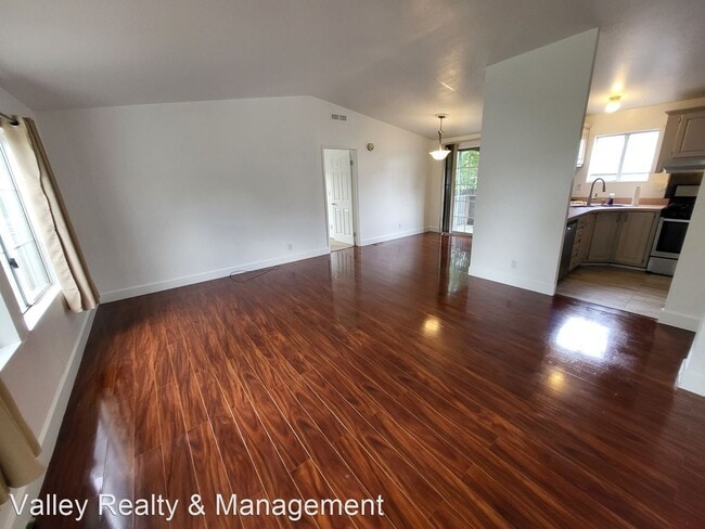 Building Photo - 3 br, 2 bath House - 7440 W. 4th #27