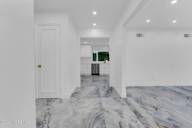 Foto del edificio - 224 Howard Ave