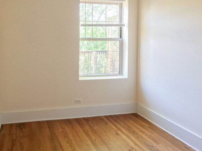 Foto del edificio - 3455 N Wolcott Ave