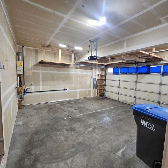 Building Photo - A Place to Call Home: Modern 4-Bedroom With Open Layout & Fenced Yard