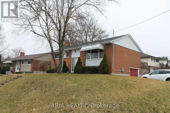 Photo du bâtiment - 188 Mayfield Ave