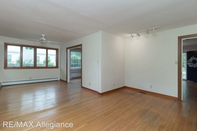 Building Photo - 3 br, 2.5 bath House - 105 OAK GROVE ROAD