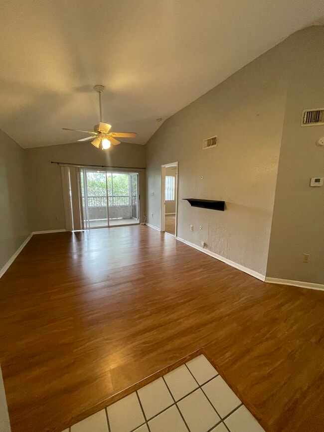 Building Photo - 2820 N Oakland Forest Dr