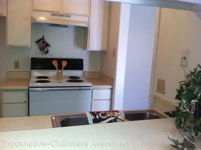 Foto del edificio - 7811 Chambers Rd