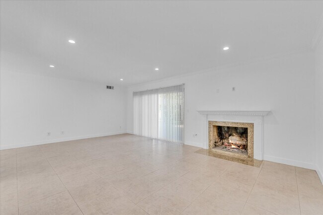 Building Photo - 8201 Clemens Ave