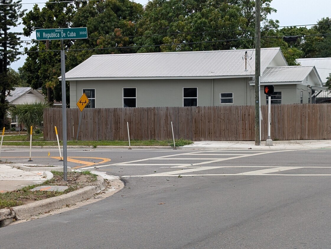 Foto principal - 1316 Holmes Ave