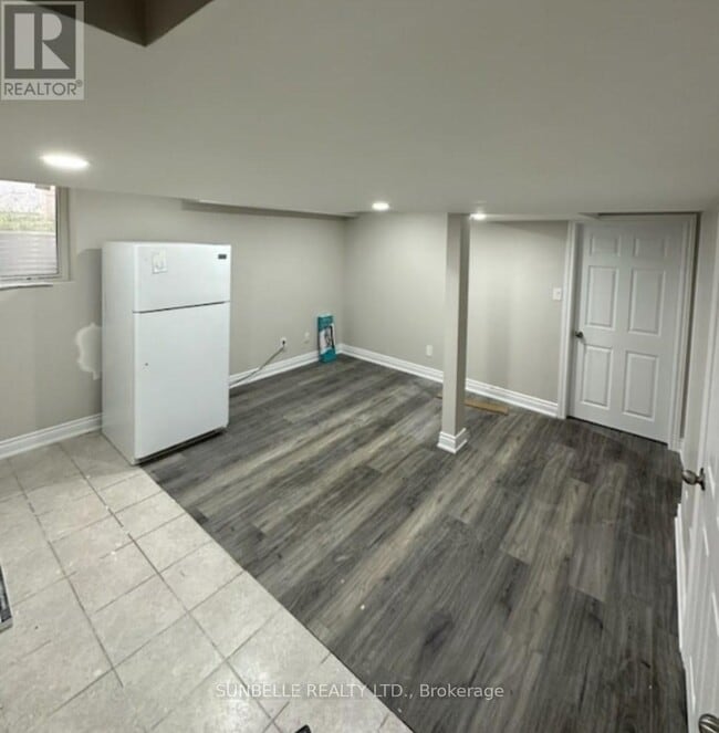 Building Photo - 16 Torada Ct