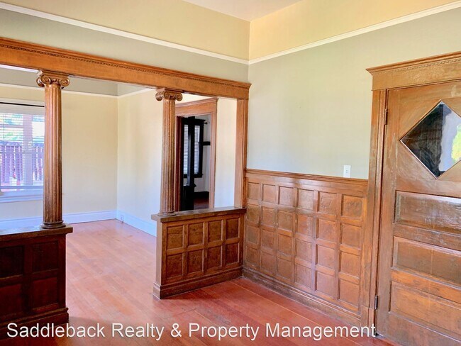 Building Photo - 1209 E Grand Blvd