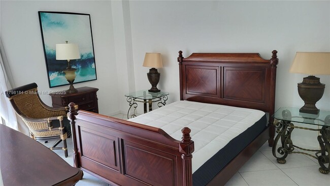 Foto del edificio - 3475 N Country Club Dr