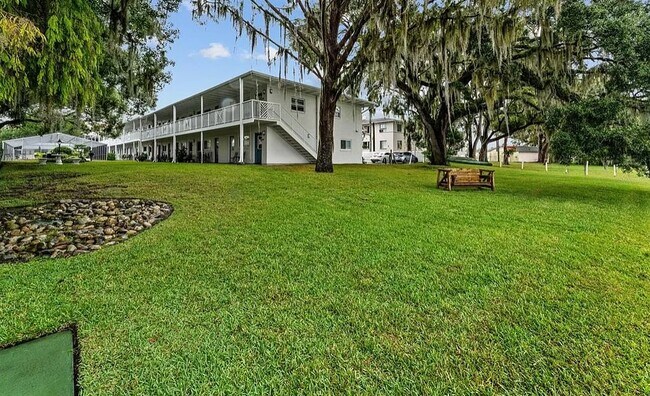 Foto del edificio - 320 Lakeview St