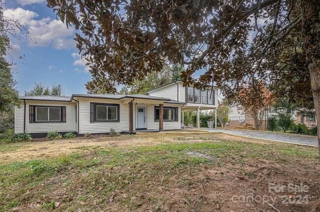 Building Photo - 525 Arlington Cir NW