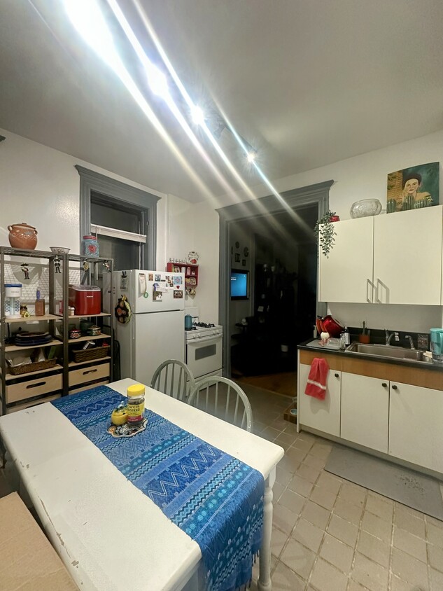 Kitchen - 1901 S Allport St