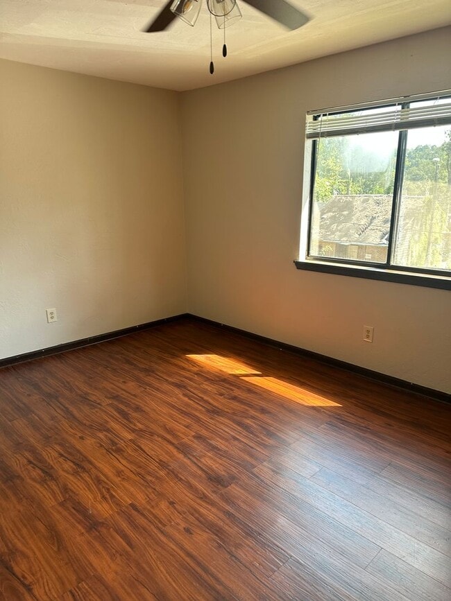 Building Photo - 1640 Willow Bend Way