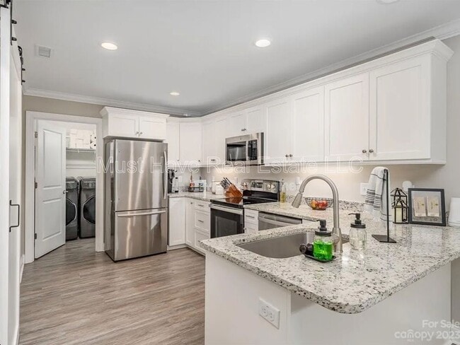 Photo - 1328 26th Ave NE House