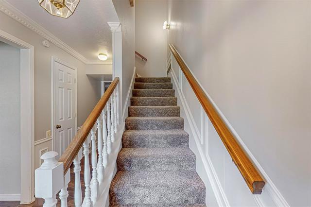 Foto del edificio - 3906 Larkin Ln