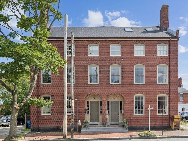 Foto del edificio - 32 Pleasant St