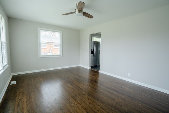 Foto del edificio - 3914 Creekside Dr