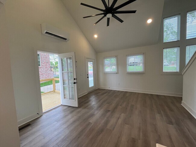 Foto del edificio - 1320 Dodson St