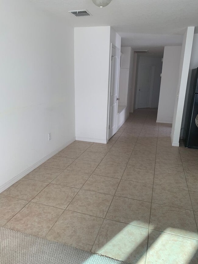Building Photo - 5725 Lacar Way