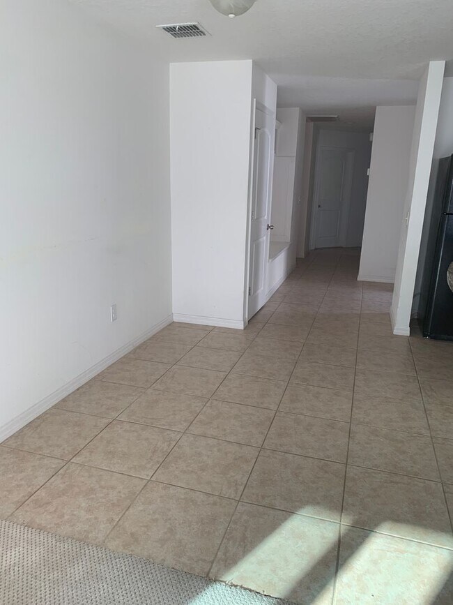 Foto del edificio - 5725 Lacar Way