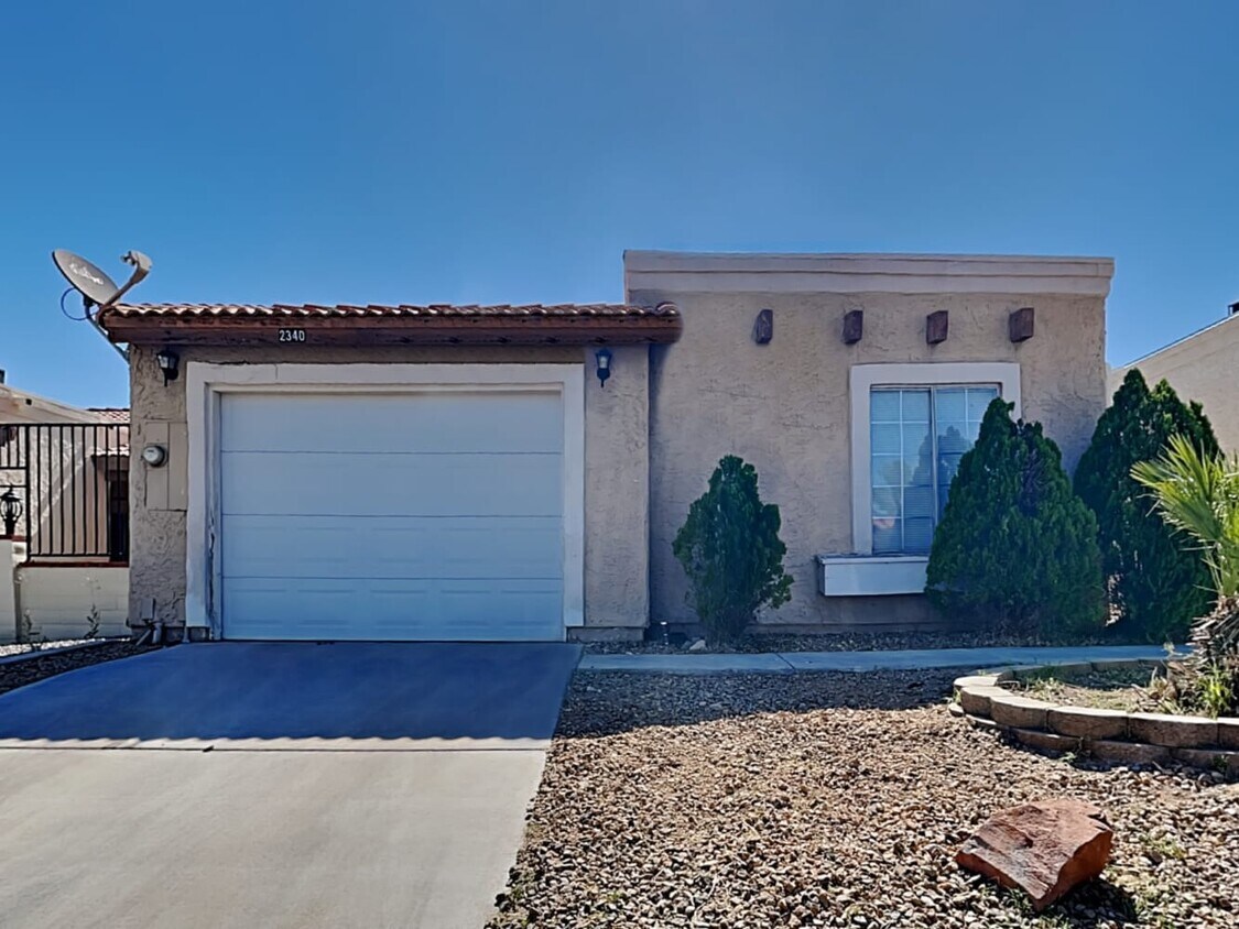 Primary Photo - 2340 Sabroso St