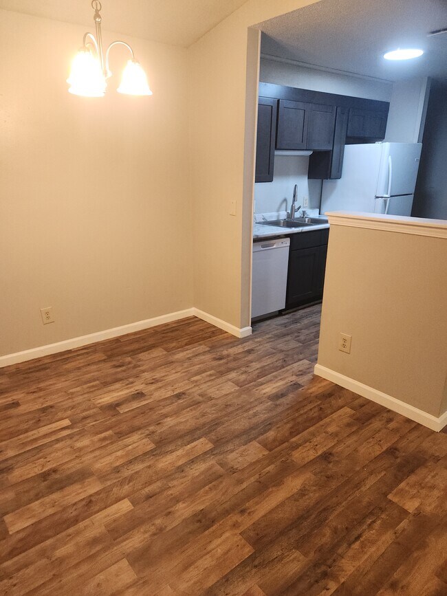 Dining Room - 2303 W Michigan Ave