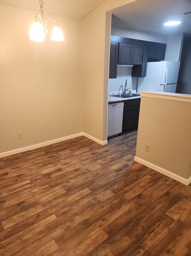 Dining Room - 2303 W Michigan Ave