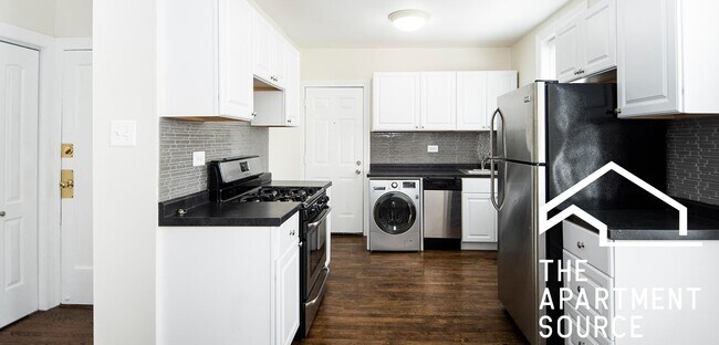 Foto del edificio - 3855 N Greenview Ave