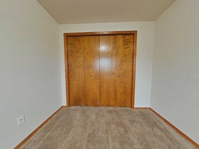 Foto del edificio - 2 Bedroom Apartment ~ Close to 9th Street