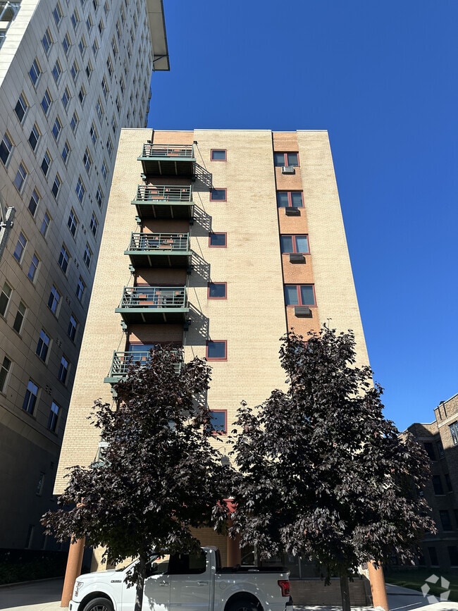 Building Photo - 1321 Franklin