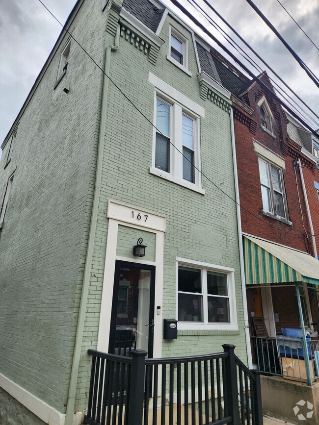 Building Photo - 167 46th St