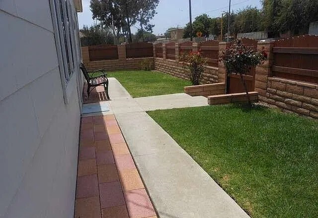 Jardín delantero - 1538 Penmar Ave