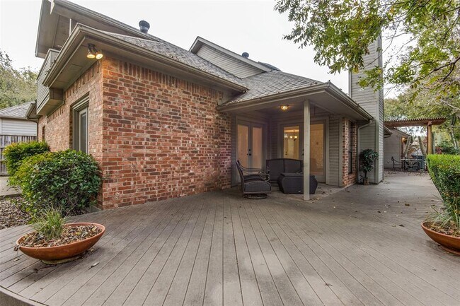 Foto del edificio - 6777 Northcreek Ln