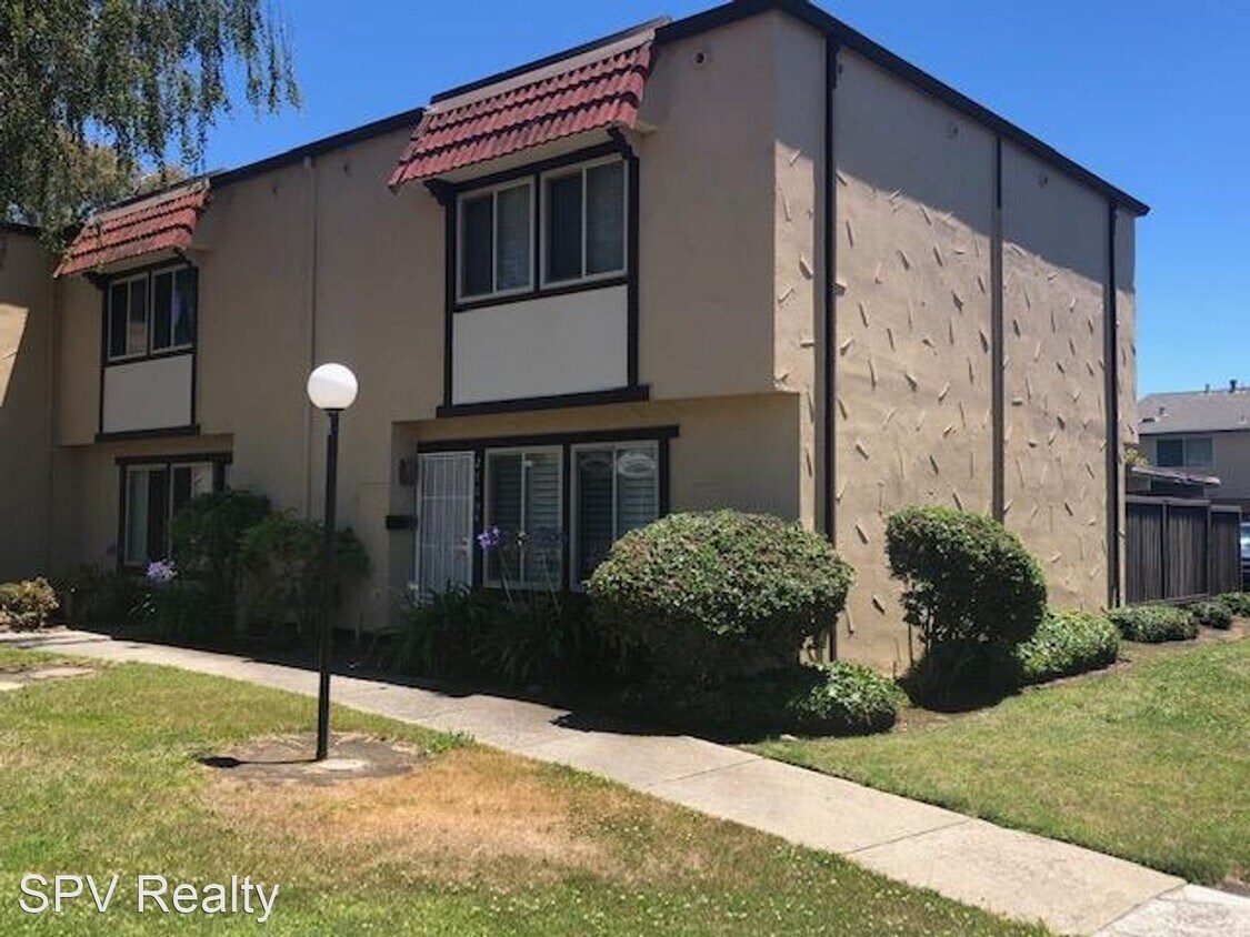 Primary Photo - 3 br, 1.5 bath House - 27654 Del Norte Ct