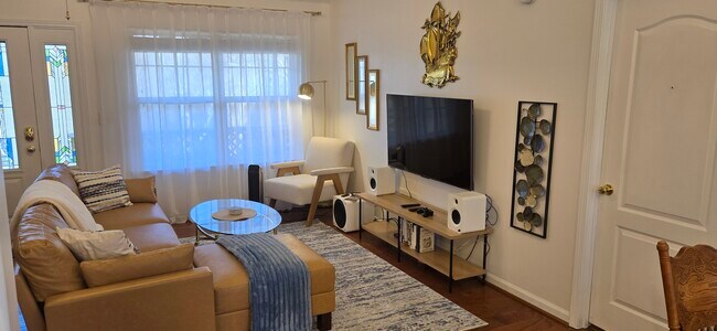 Sala de estar - 1145 Ashley Ln