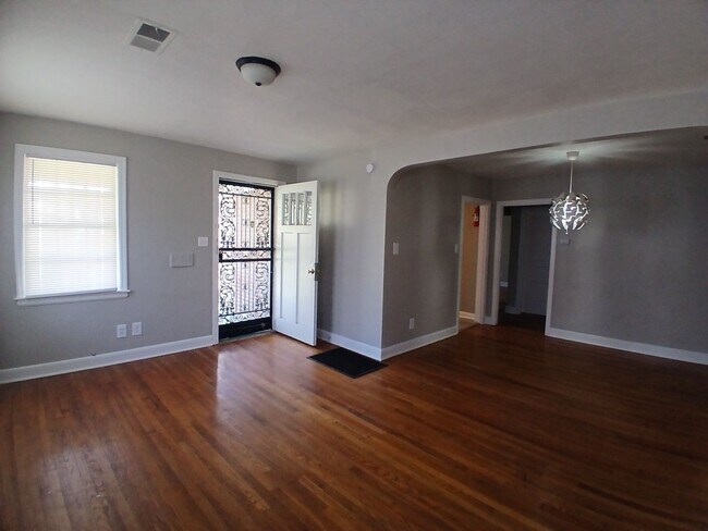 Foto del edificio - Beautiful 2 bedroom 1 bath home