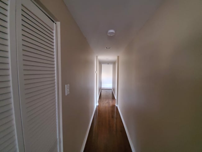 Foto del edificio - 7700 S Essex Ave