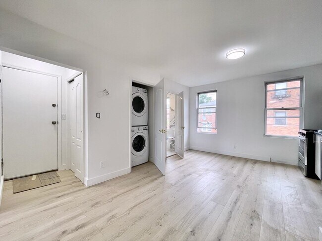 Foto del edificio - 379 Monmouth St