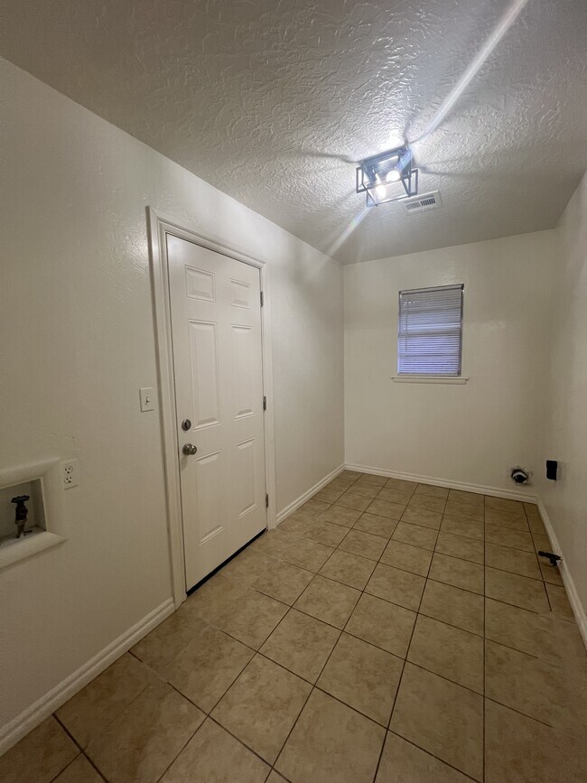 Foto del edificio - 1616 Chautauqua Ave