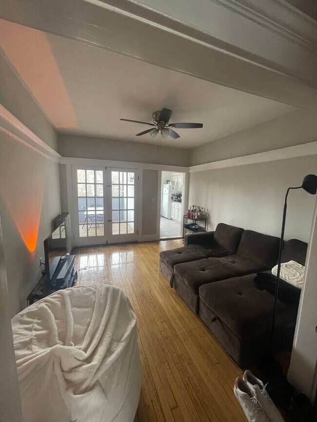 Foto del edificio - 8 Farrington Ave