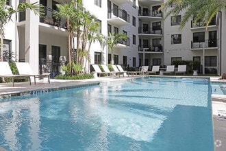 Building Photo - The Queue