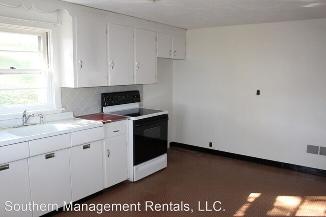 Building Photo - 3 br, 1 bath House - 2063 Cemetery Road