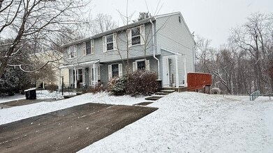 Building Photo - 4742 Hawksbury Rd