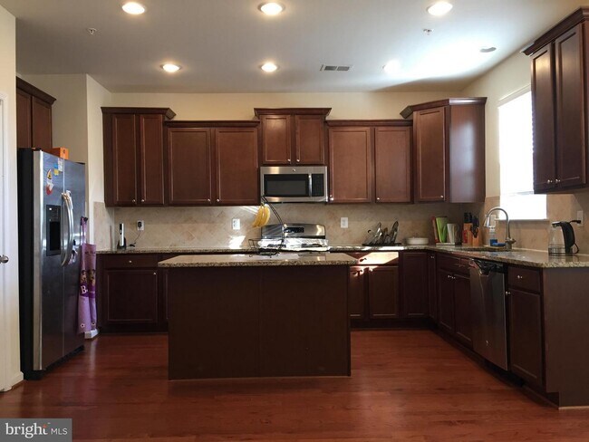 Building Photo - 640 Highland Farms Cir