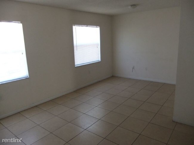 Building Photo - 837 Hickory St