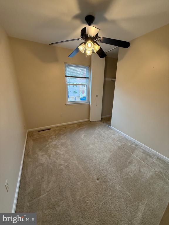 Foto del edificio - 3361 Ryon Ct