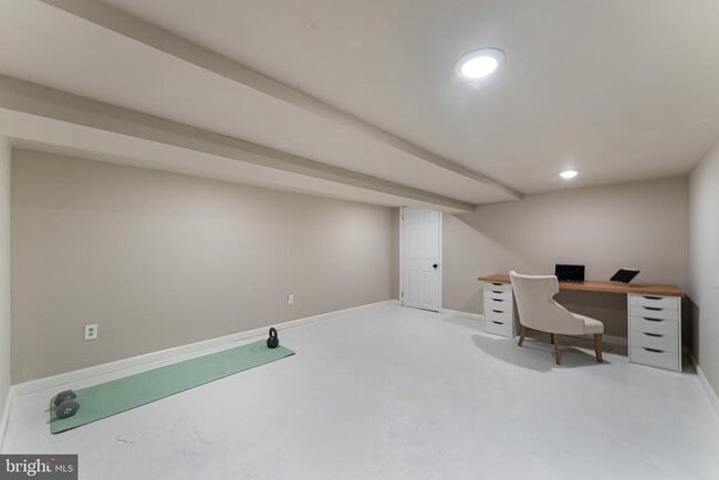 Building Photo - 411 W Cuthbert Blvd