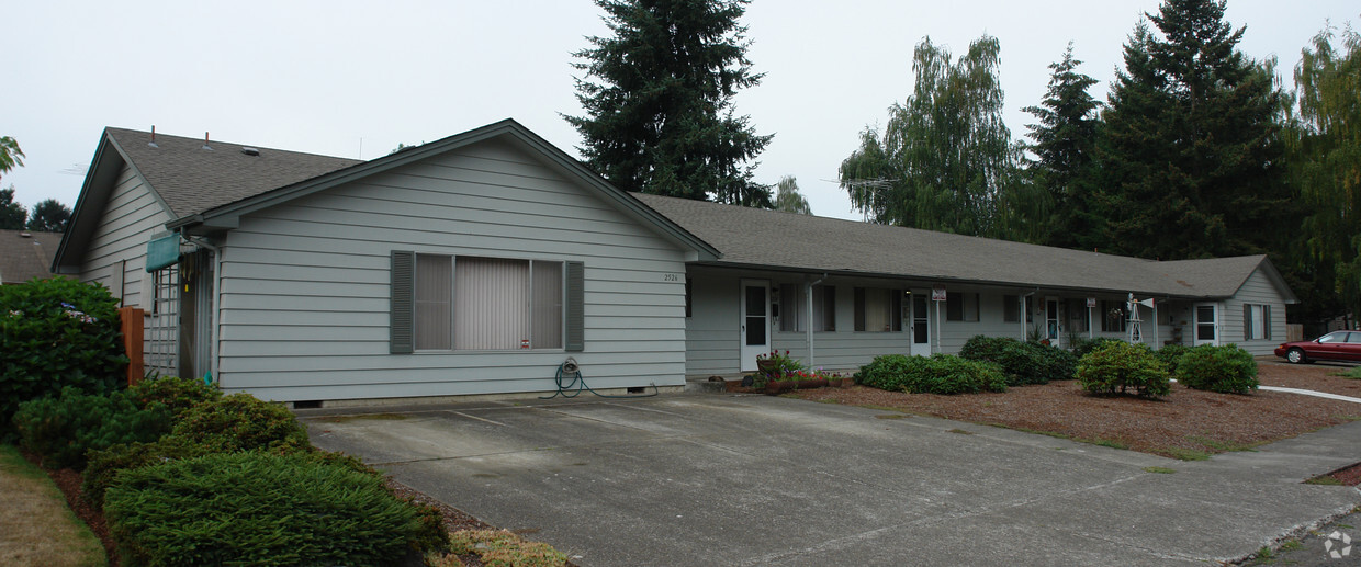 Primary Photo - 2512-2526 Honeysuckle Way NE
