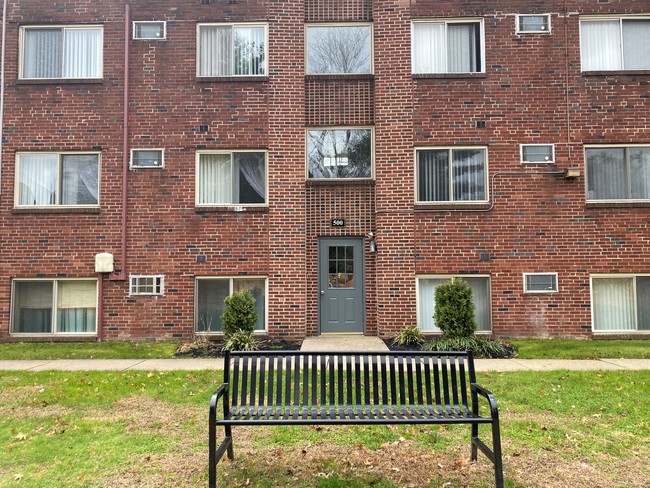 Building Photo - Avalon Court Apartments